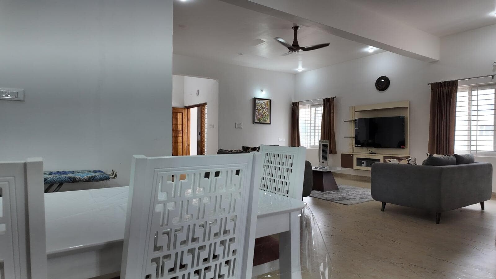 Modern serviced apartment suite